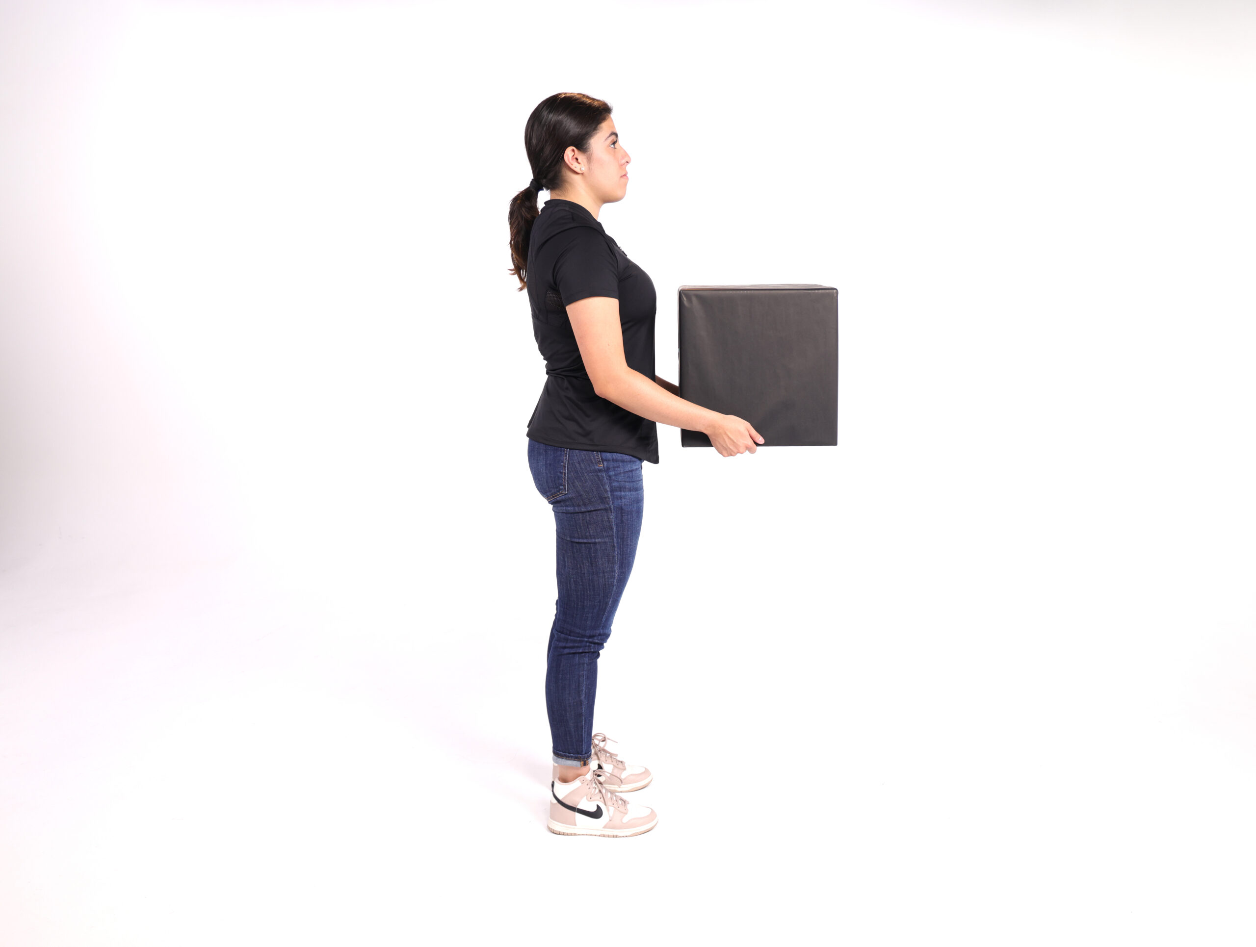 Levantando una caja Levantando una caja